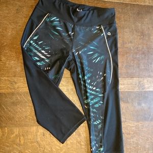 black and leaf cropped leggings